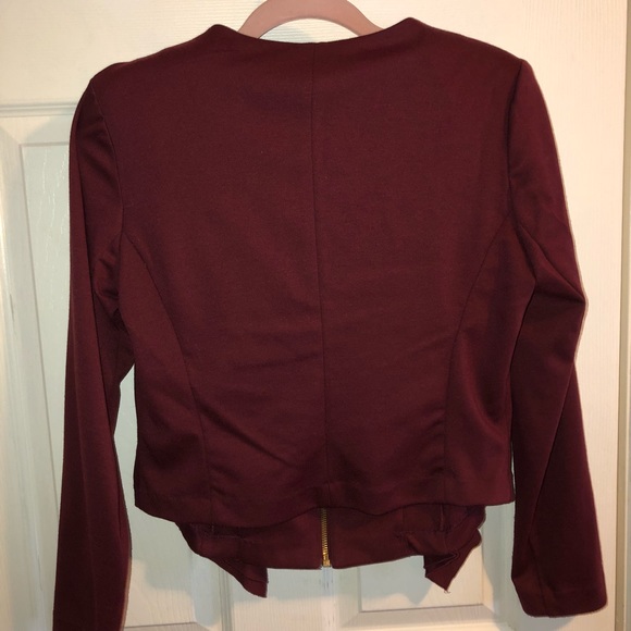 Blazer - Picture 4 of 4